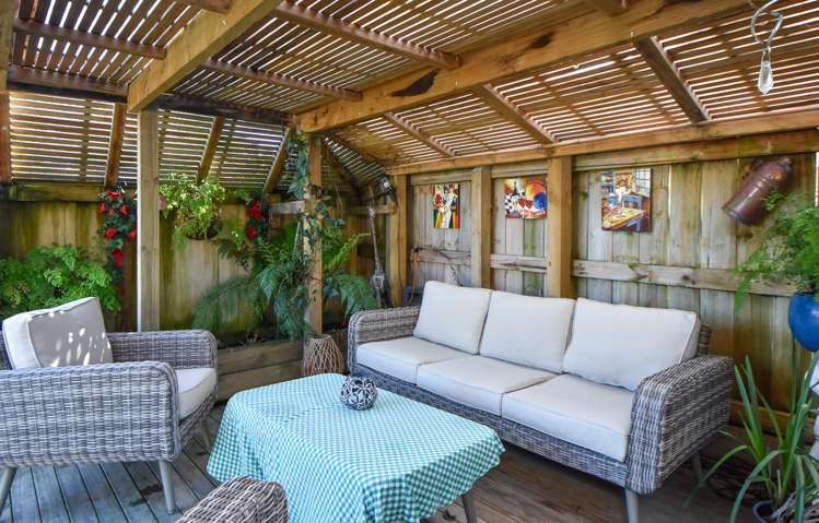 8 Ashmore Park Road Carterton_18