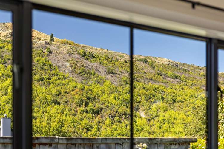 4 Innes Place Arrowtown_12