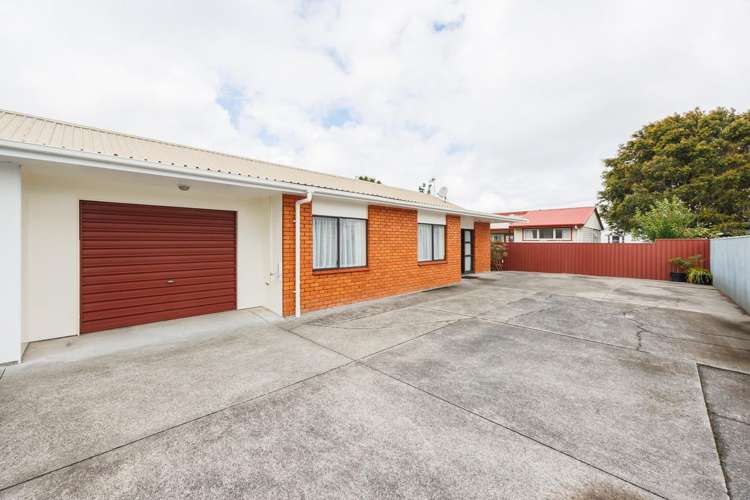 3b Denbigh Square Feilding_13