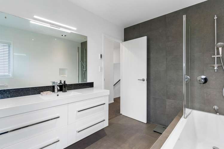 6 Crossland Place Maraetai_40