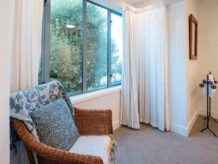 85C Beach Road Akaroa_14