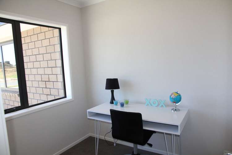 4 Cooke Farm Grove Waiwhakaiho_15