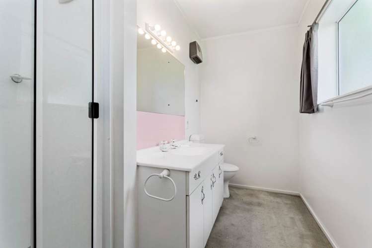 23 Spinnaker Drive Te Atatu Peninsula_5