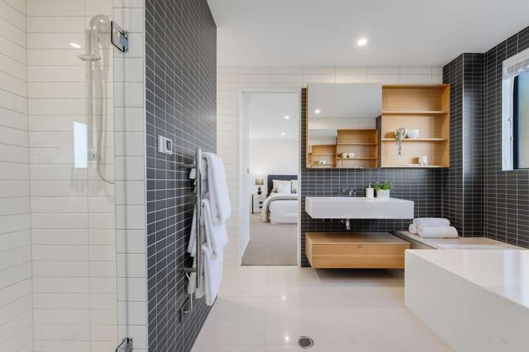 2/42 Bramley Drive Farm Cove_23