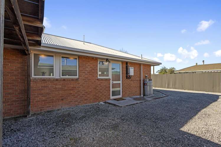 82 Moffat Drive Lincoln_18