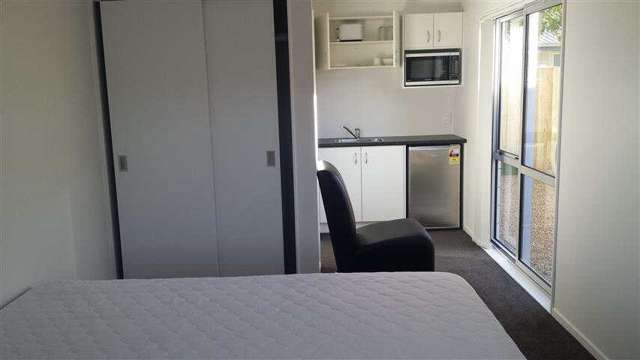 1b/7 Snead Place 1076_2