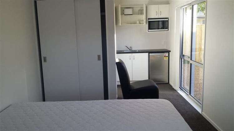 1b/7 Snead Place 1076_2