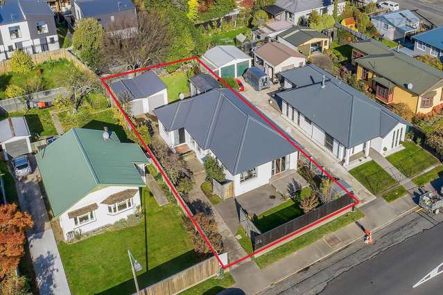 House Converted - 2 x 2 Bedroom Flats