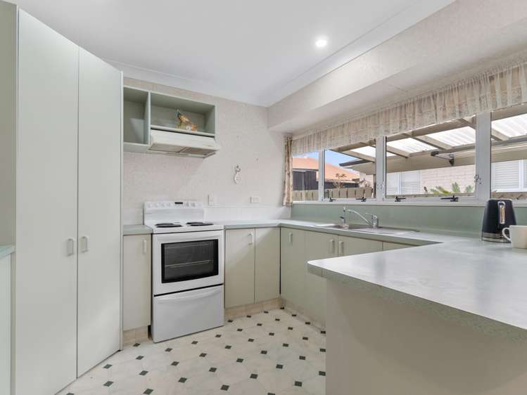 230 Young Street_4