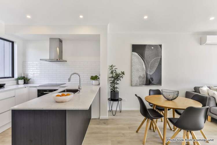 25E Henry Taylor Rise Milldale_11