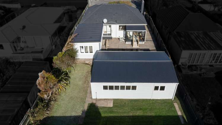16 Russell Road Wainuiomata_20