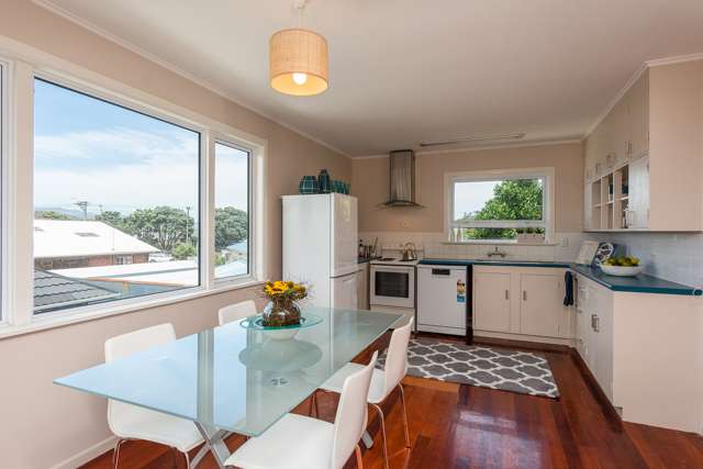 186 Queens Drive Lyall Bay_4