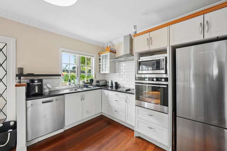 2 Tawera Road Greenlane_18
