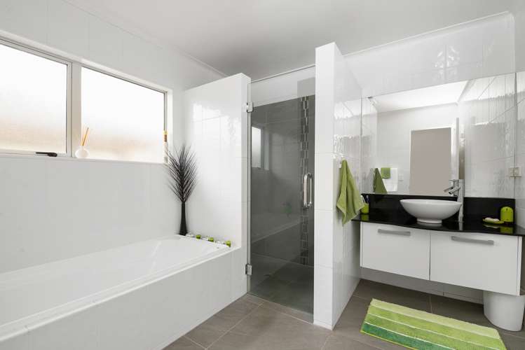 96 Basley Road Owhata_17