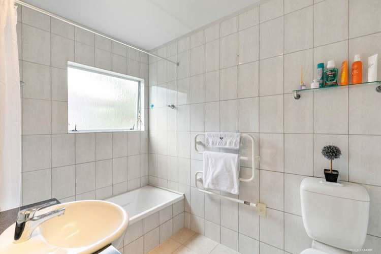 7 Honeysuckle Lane Mairangi Bay_9