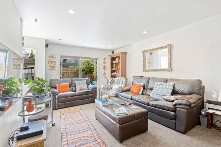 75/21 Hunters Park Drive Three Kings_5