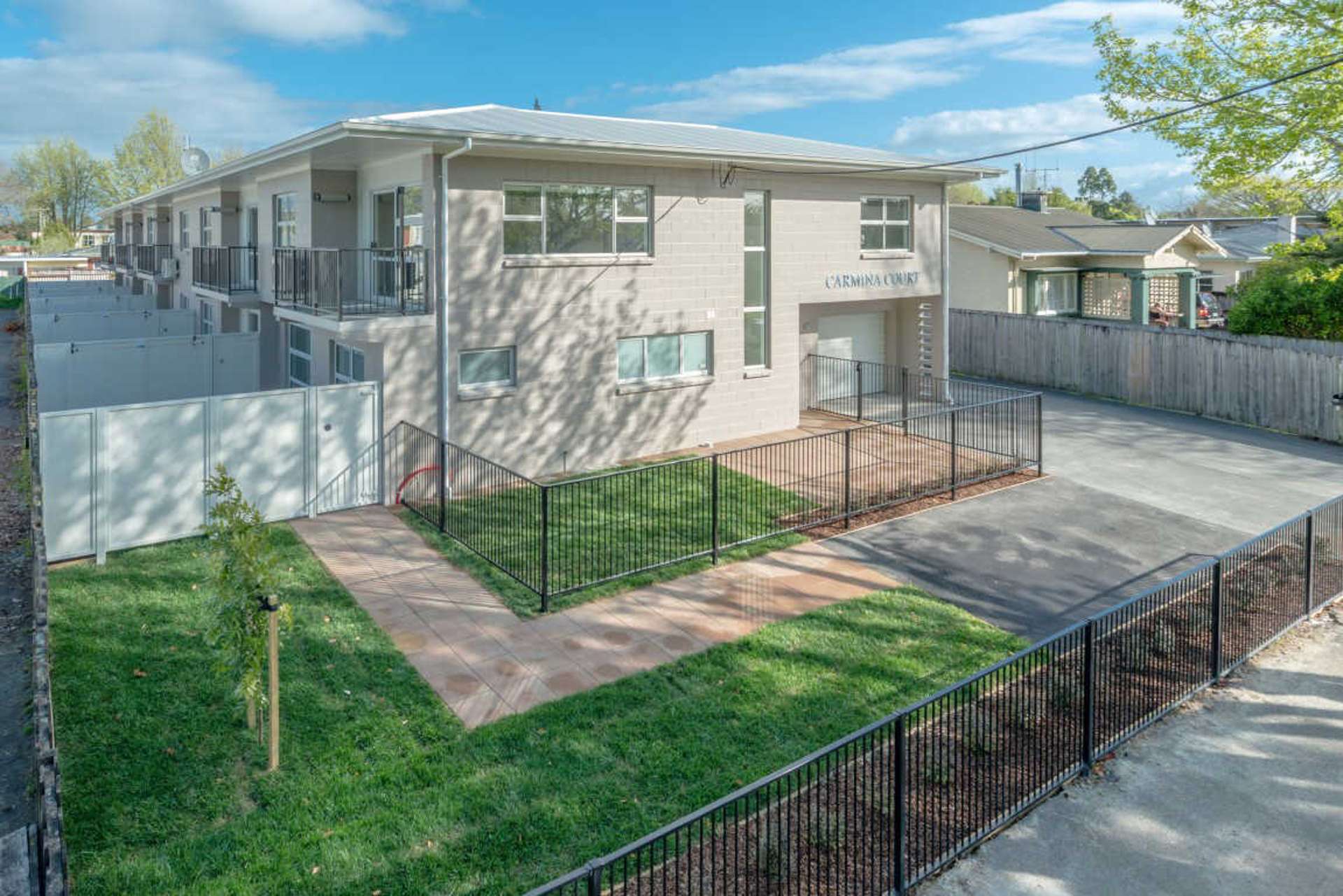 3/24 Stanley Street 1055_0