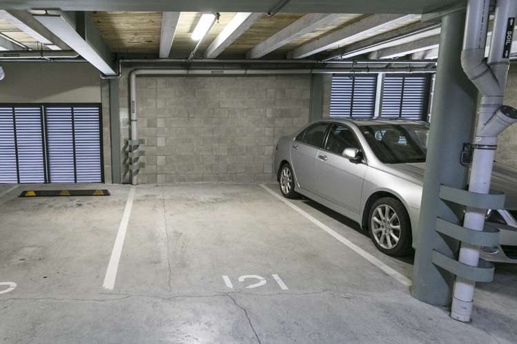 8f/10 Lorne Street Te Aro_11