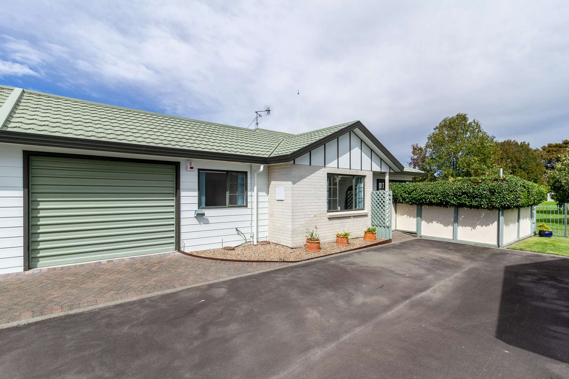 8/2A Spriggs Crescent Greenmeadows_0