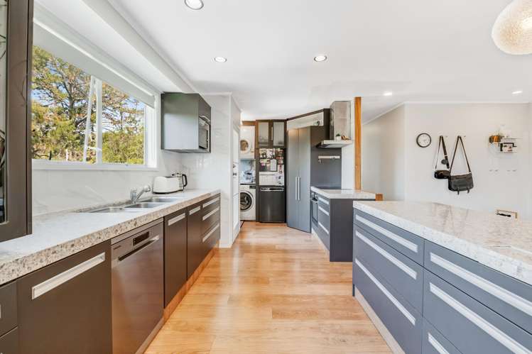12 Airey Place Torbay_24
