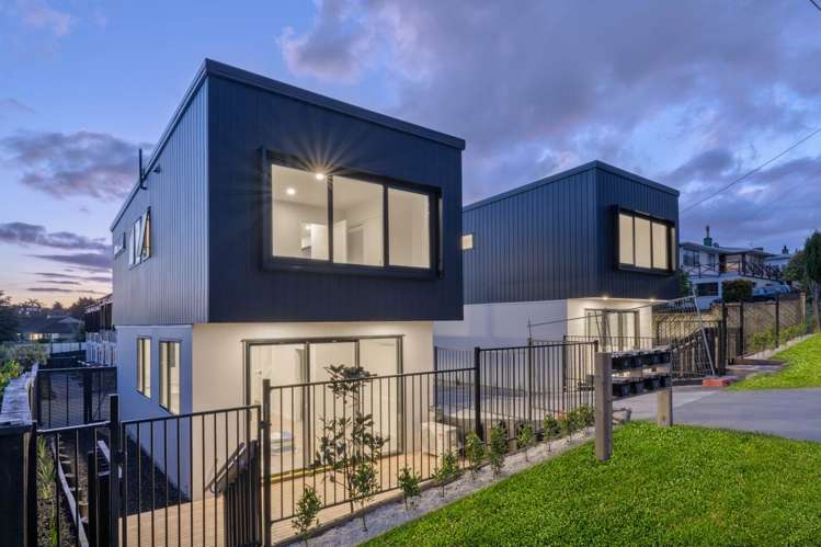 3/11 Jaemont Avenue Te Atatu South_1