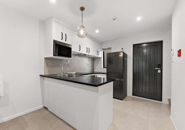 16/18 Hewlett Road_5