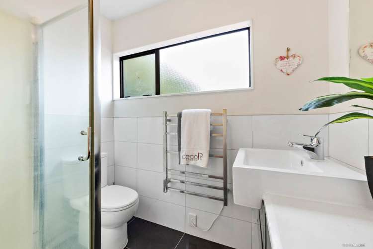 5 Spears Place Botany Downs_8