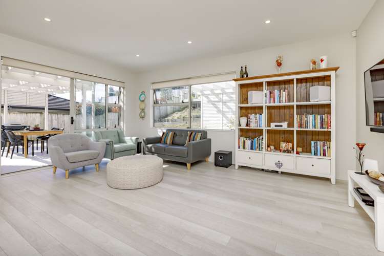 6 Doidge Street Beachlands_10