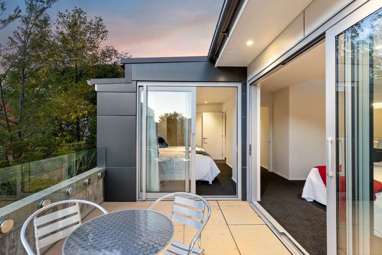 2/15 Melbourne Street Queenstown_9