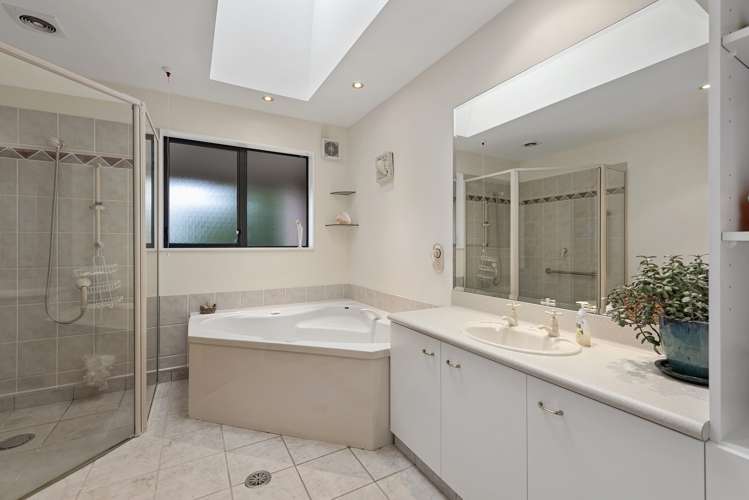 17 Malcolm Gillies Grove Totara Park_9