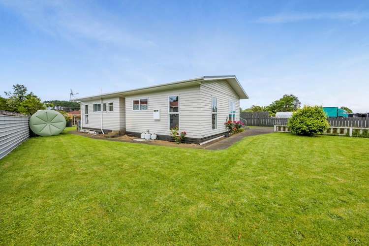 13 Gibson Place Patea_16