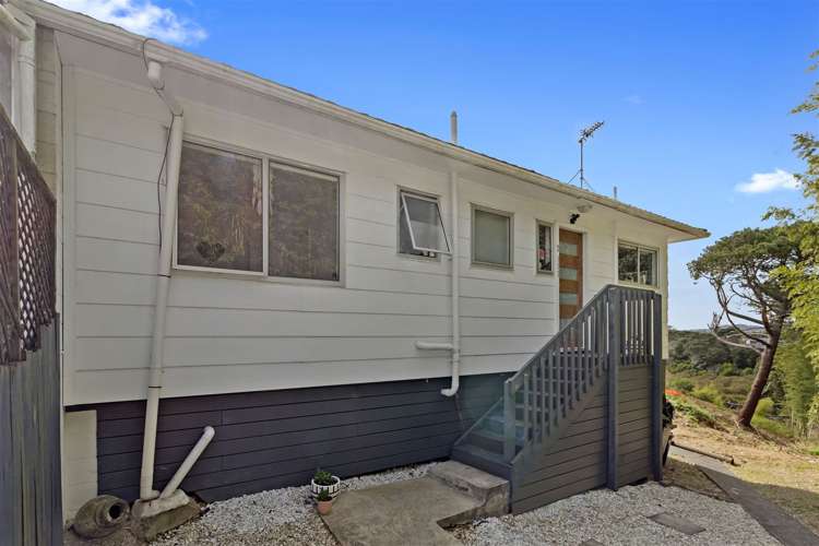 2/111 Tirimoana Road Te Atatu South_0