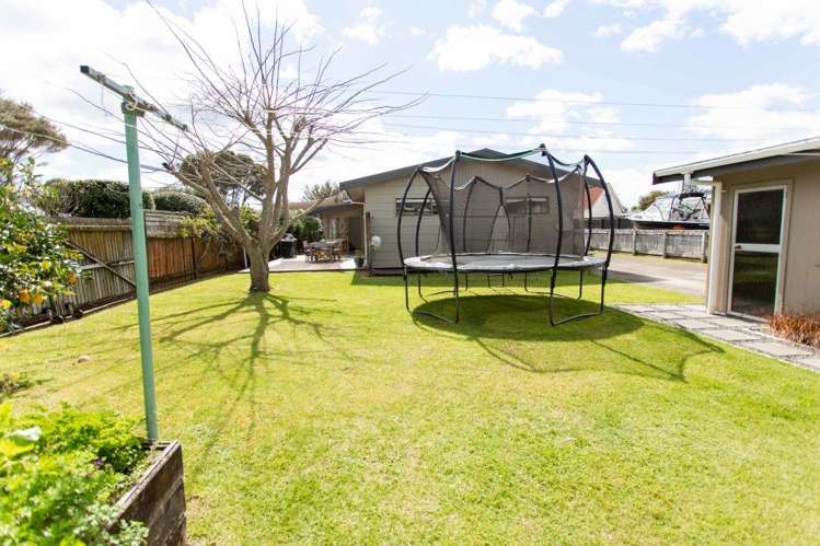 11 Norfolk Place Tairua_16