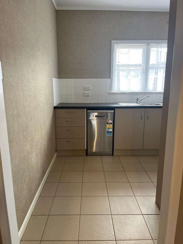  225 Fox Street Hamilton East_6