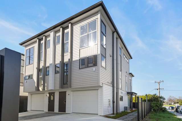 Modern Three-Bedroom Duplex Near ACG Sunderland