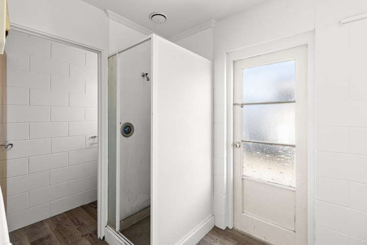 2/4 Herekawe Drive Spotswood_13