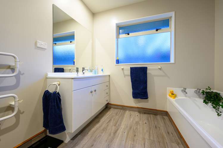 1 Ballard Drive Stoke_12