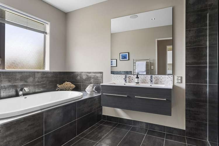 8 Leith Drive Loburn_15