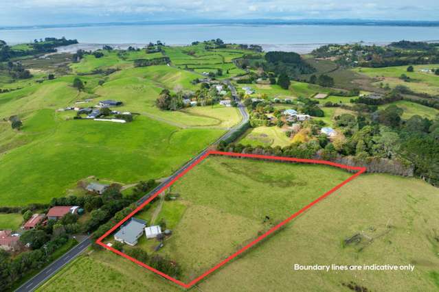 Character, Views & Lifestyle on 1.4ha