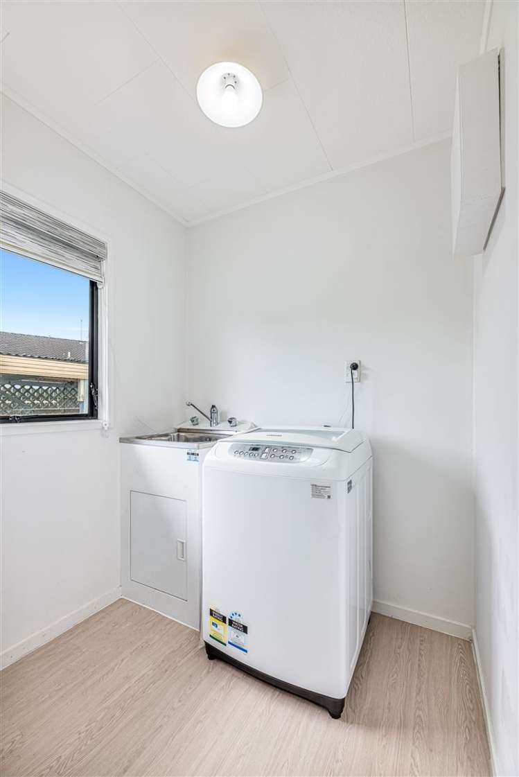 213 Mahia Road Wattle Downs_13