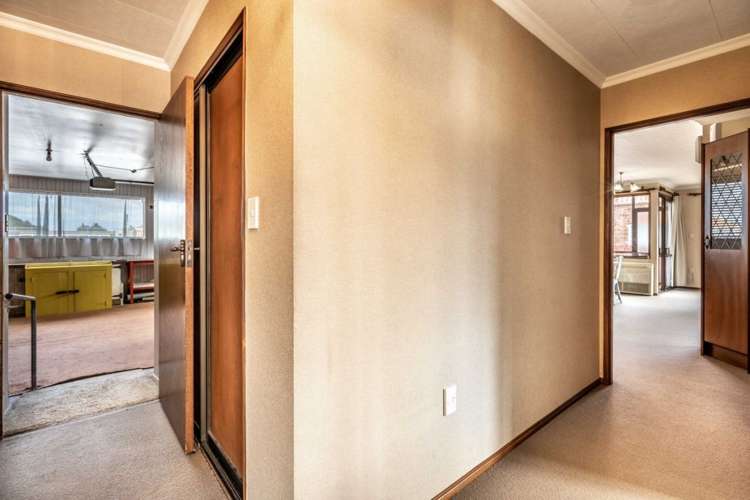 349 Queens Drive Windsor_18