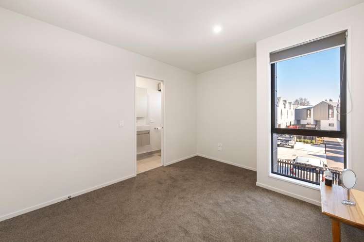 39 Bampton Street Burwood_13