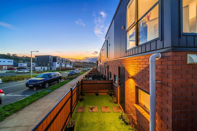 4 Treeline Lane Flat Bush_17