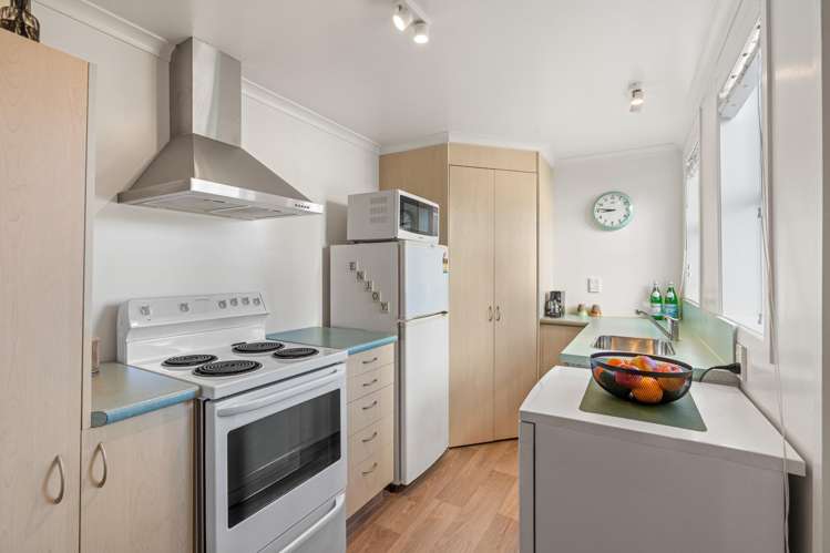 330 and 330A Highgate Roslyn_19