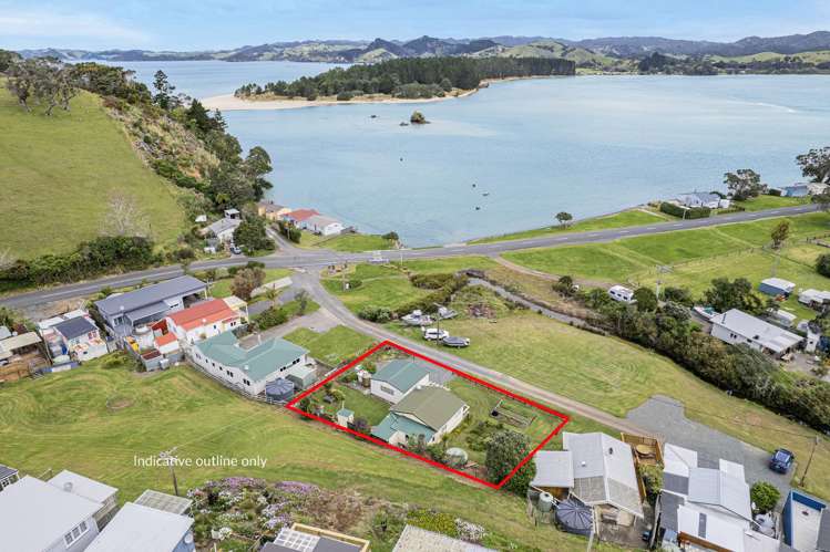 8 Hugh Barron Way Whananaki_30