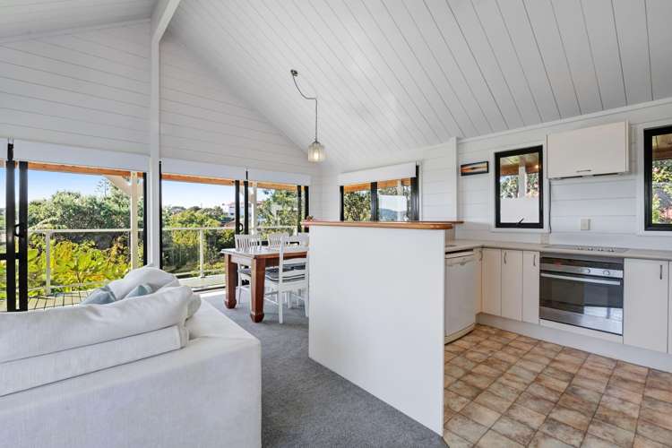 13 Moffat Road Red Beach_7