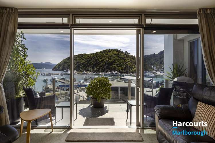 303/6 London Quay Picton_5