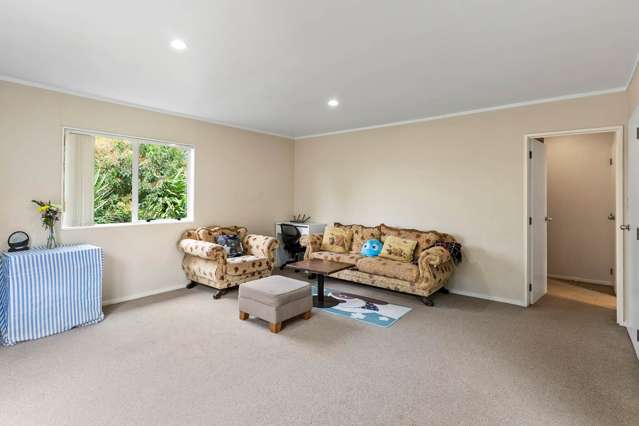 2/39 Lancaster Road Beach Haven_3