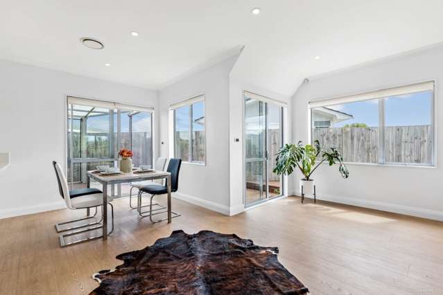 69 Bordeaux Parade Te Atatu South_3