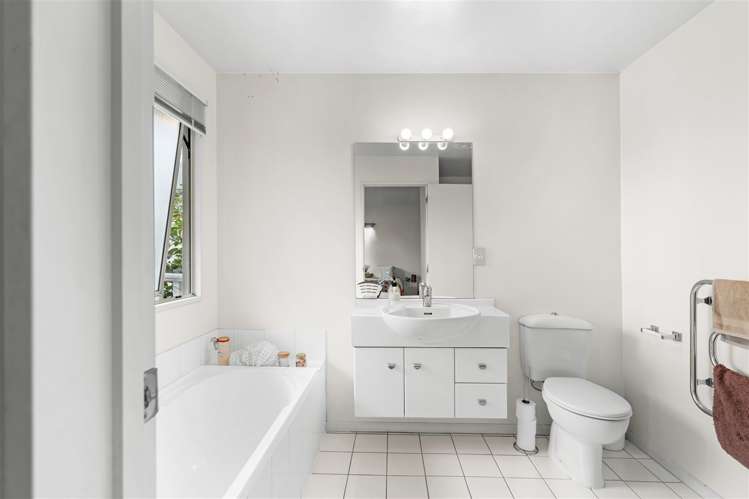 2/32 Winchester Street Merivale_19